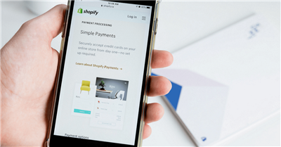 La vendita al dettaglio online predilige sempre di più il canale mobile e i marketplace