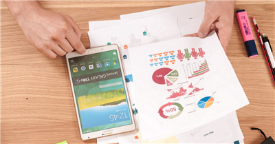 Collaborazione tra marketing e vendite per aumentare i profitti aziendali